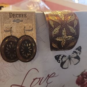 Rose metal and gold details earings and bracelet